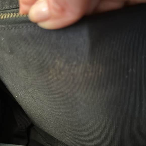 Vintage MEYERS Black Patent Leather Handbag with gold chain handles & clasp - Picture 10 of 11